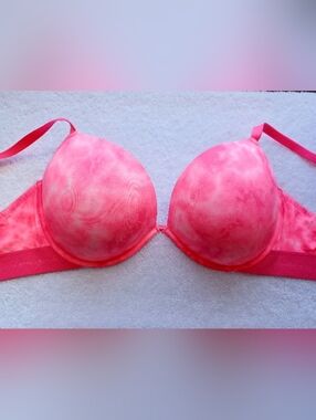 Pink Victoria's Secret Bombshell Super Push-Up Bra, Size 38DD